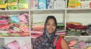 संघर्ष से सम्मान तक : कपड़ा दुकान ने बदली गायत्री गुप्ता की दुनिया