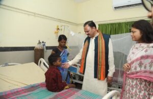 स्वास्थ्य मंत्री श्री जायसवाल ने कांकेर जिला अस्पताल सहित विभिन्न स्वास्थ्य केन्द्रों का निरीक्षण