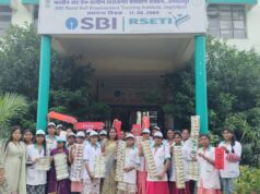 स्व-सहायता समूह की दीदियां बना रही हैं प्राकृतिक राखियां, रक्षाबंधन पर बढ़ेगी आय