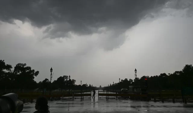delhi-weather-red-alert_large_1741_80
