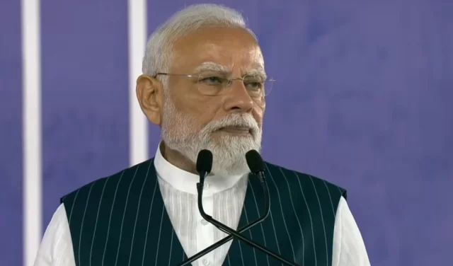 pm-modi_large_1949_8