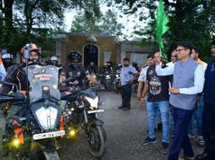 स्वतंत्रता दिवस की पूर्व संध्या पर रायगढ़ में निकला भव्य तिरंगा फ्लैग मार्च