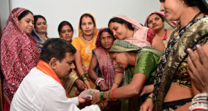 बिहान की दीदियों ने उपमुख्यमंत्री श्री विजय शर्मा को राखी बांधकर दी बधाई, साझा किए गुजरात भ्रमण के अनुभव