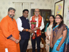 राज्यपाल श्री डेका से कामधेनु विश्वविद्यालय के कार्य परिषद सदस्यों ने की भेंट