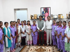 सत्य साईं अस्पताल में सेवा दे रहीं छत्तीसगढ़ की बेटियों से मिले वित्त मंत्री ओ.पी. चौधरी