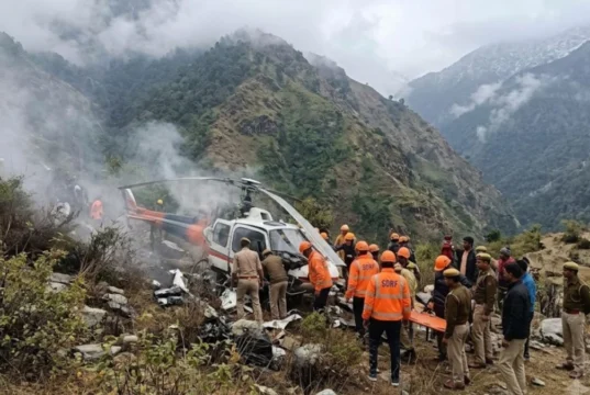 उत्तराखंड के जोशीमठ में हेलीकॉप्टर क्रैश, पायलट समेत 6 लोग थे सवार, सभी की मौत